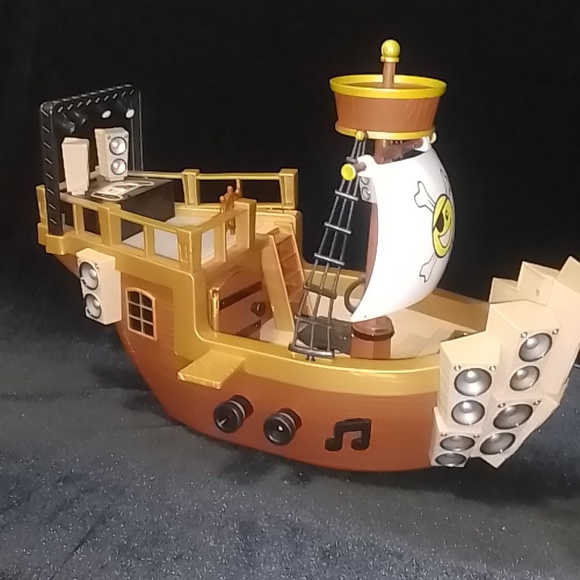 FGTEEV Raptain Hook's Sea wagon with build in Microphone  Lights and Music.Works - Picture 6 of 9